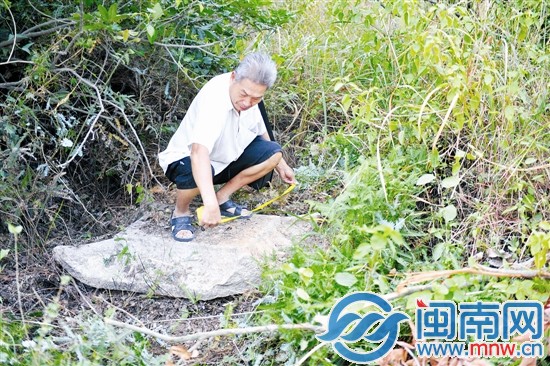 黃一龍墓旁邊還發(fā)現(xiàn)一個石質屋頂