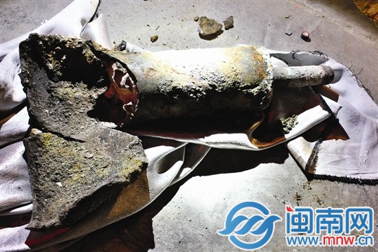 魚雷雖殘缺，但引信、炸藥完好，仍有一定的爆炸力