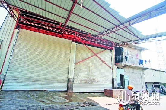 昨日，煉油黑作坊大門緊閉