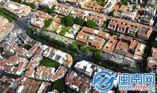 2.涂門街上，清凈寺與關(guān)帝廟毗鄰而建