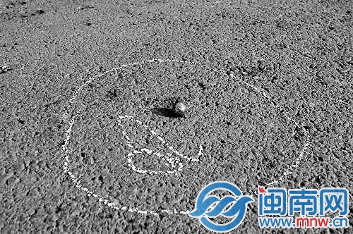 爆炸后，現(xiàn)場(chǎng)散落的鋼珠