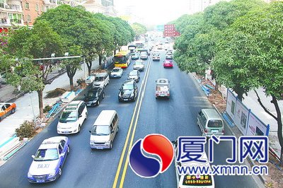 路面增高后，部分主車道已恢復通車