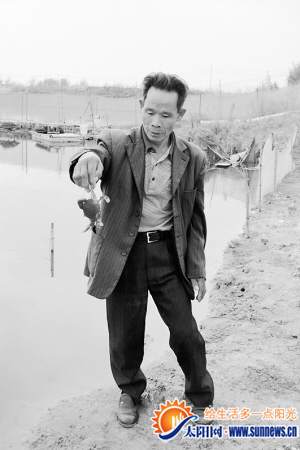 老陳養(yǎng)的螃蟹也死了