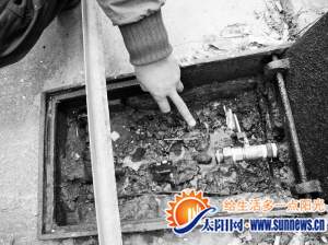 總水表附近的水管被“處理”,17戶斷水