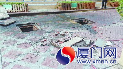 爆炸現(xiàn)場(chǎng)一片狼藉