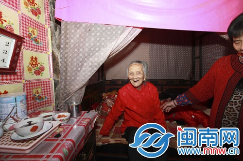 童謠唱著唱著，黃阿婆笑了