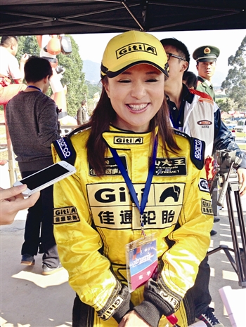 來自臺灣的美女車手沈佳穎參加新秀組比賽
