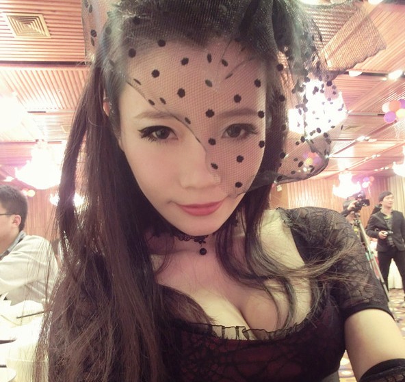 廈門長腿美女畫漫畫網(wǎng)絡(luò)走紅