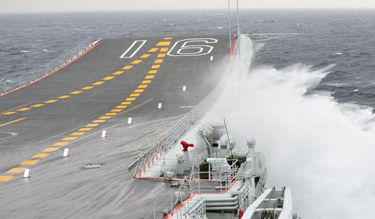 遼寧艦南海首次研試綜合武器系統(tǒng) 潛艇配合試驗