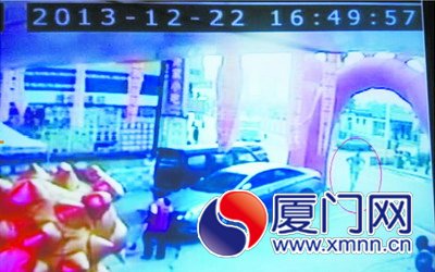 嫌疑人跑進(jìn)手機(jī)城