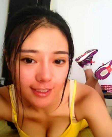 最美馬拉松女孩火了 跑步狂人要跑100個(gè)全程6