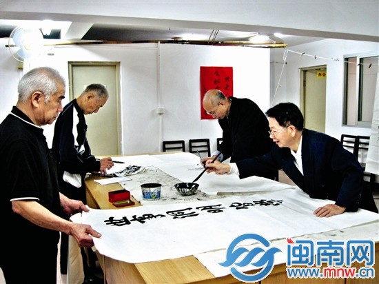 泉州東升社區(qū)的居家養(yǎng)老服務站內設書畫室