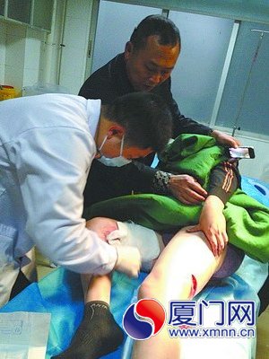 林先生的左大腿被砍出了一道大口子