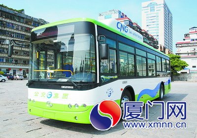 使用新能源的低碳公交車(chē)更環(huán)保