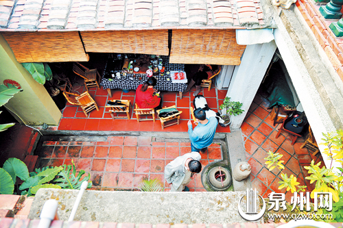 客棧中庭的天井，頗富有閩南氣息