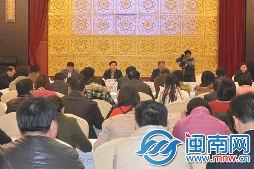 交易會上，南安市委書記黃南康致辭，副市長黃景陽對