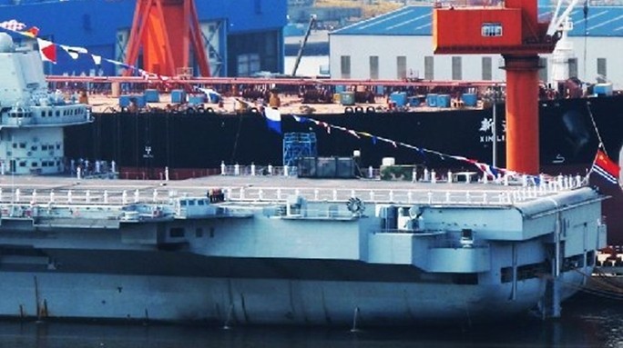 中國001A型國產(chǎn)中型航母1