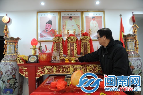 如今趙氏祠堂只能暫時(shí)安置在小區(qū)套房?jī)?nèi)