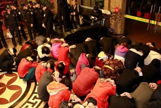 東莞掃黃致色情產(chǎn)業(yè)鏈斷裂 20萬人另謀生計(jì)