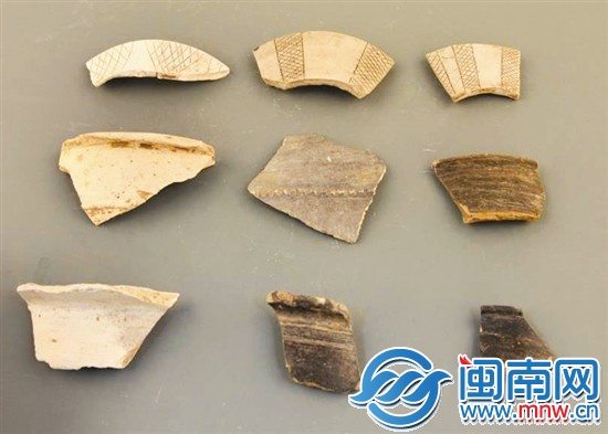 南山遺址發(fā)現(xiàn)大量磨光白陶、黑陶片