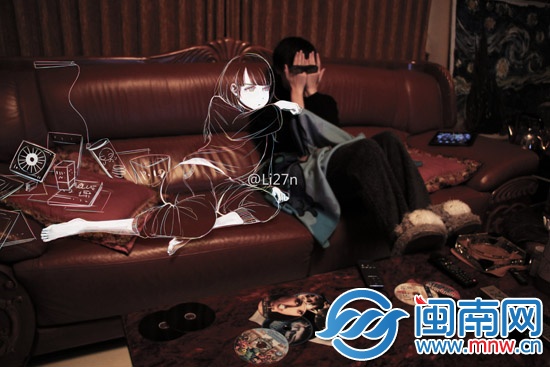 女朋友陪我縮在家里看電影,一下就過去好多天