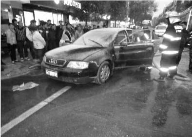 奧迪A6駕駛室發(fā)生自燃