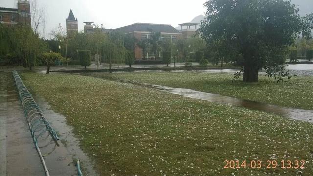 福建多地連下4天冰雹