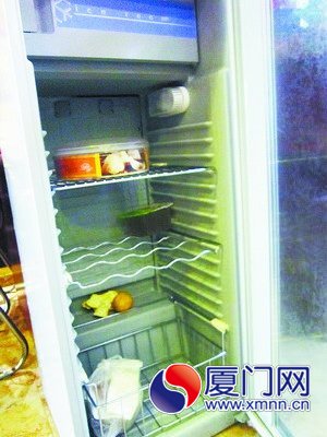 小偷連冰箱里的貨物也不放過。