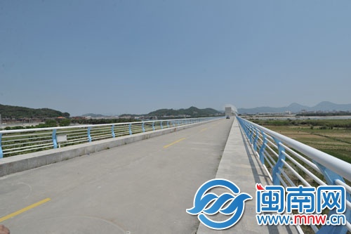為方便村民出行，新橋限時段開放
