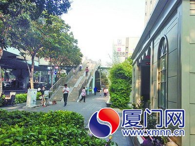 島內(nèi)一些BRT站點附近有公共廁所，但不熟悉地形的人