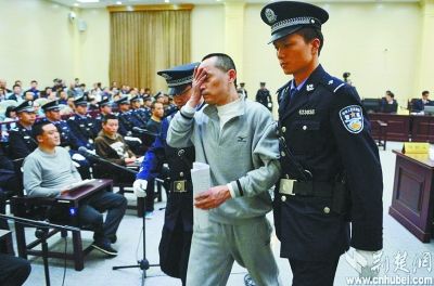 劉漢等36人涉黑案歷經(jīng)17天審理，一審全部休庭。