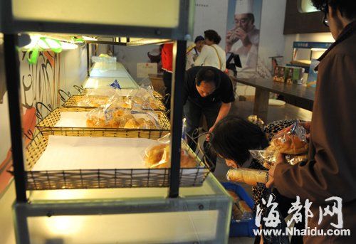 北大路超雅分店，貨品被顧客爭搶一空