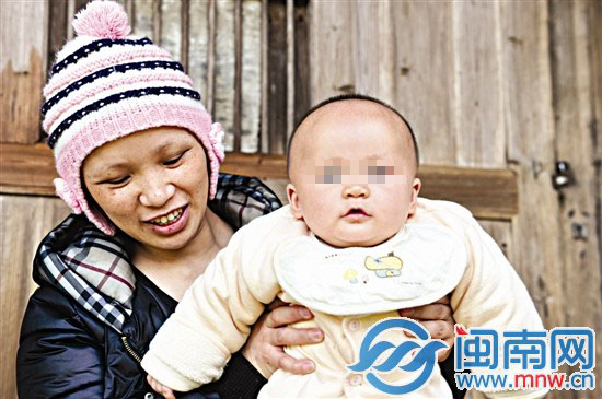 現(xiàn)在許柳瑩多抱兒子一會(huì)，就覺得很吃力