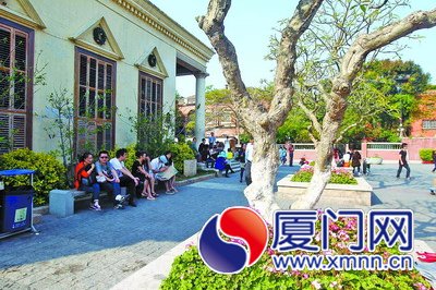 請(qǐng)正規(guī)導(dǎo)游，游客玩得更舒心