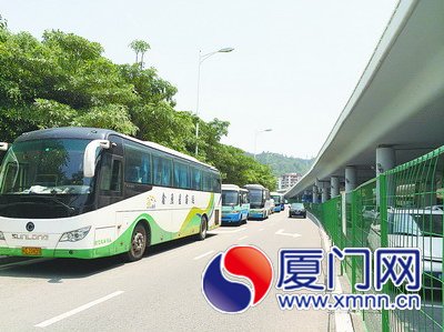 旅游大巴車