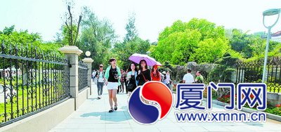 鼓浪嶼通過培訓(xùn)提高講解員的服務(wù)質(zhì)量、導(dǎo)覽水平