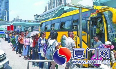 旅游2線經(jīng)常在起點(diǎn)站就客滿了