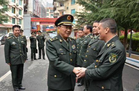 貴州省委常委、軍區(qū)司令員王盛槐王盛槐