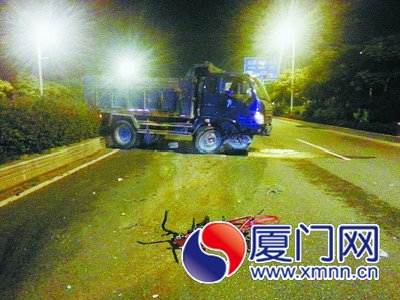 自行車和農(nóng)用車相撞，釀出悲劇