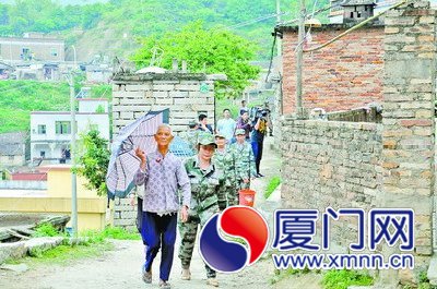 同安蓮花蔗內(nèi)村地災(zāi)轉(zhuǎn)移演練。