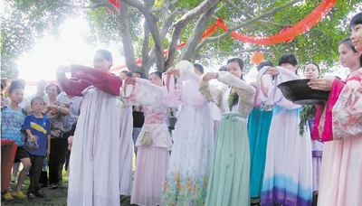 依循古禮的端午祭祀等復(fù)古文化活動陪您過節(jié)