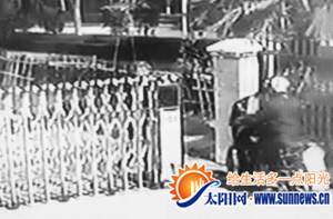 小偷甲準備駕車逃跑