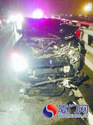 瑪莎拉蒂車頭損毀嚴重