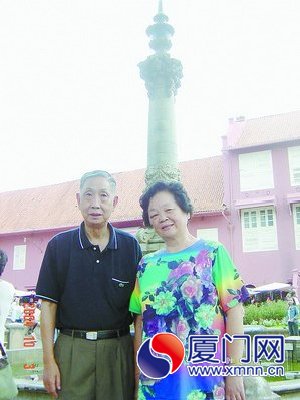 陳晉秋喜歡旅游，也喜歡穿鮮艷的衣裳