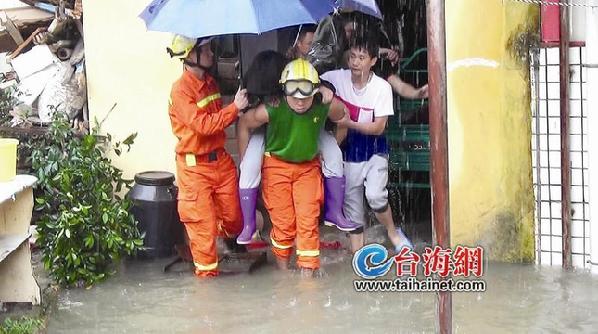 昨日廈門一場(chǎng)暴雨 警方7個(gè)小時(shí)接到17起積水報(bào)警3