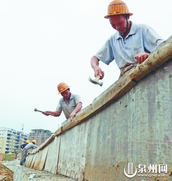 閩江防洪工程德化段城東試驗(yàn)段建設(shè)現(xiàn)場(chǎng)