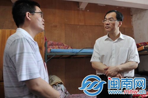 蔡奮山向高向榮匯報(bào)情況