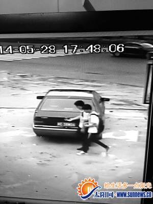 車標第二次被掰走