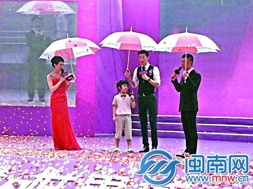 “男神”張亮與“萌神”仔仔現(xiàn)場(chǎng)演繹親子秀
