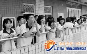 “喊樓”助威高考